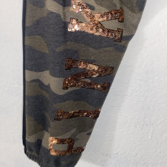 VICTORIA'S SECRET PINK Gold Bling Sequin Classic Sweatpant Green Camo L - Picture 7 of 9
